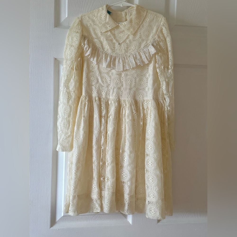 Vintage girls Lace Dress Size 8 years- Ivory Cream prairie style Cross Necklace